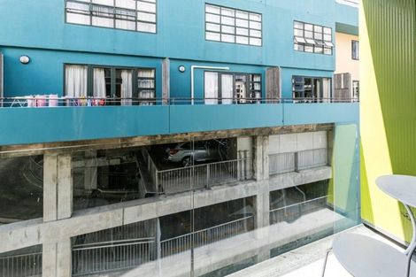 Photo of property in Dual Apartments, 403/142 Vivian Street, Te Aro, Wellington, 6011