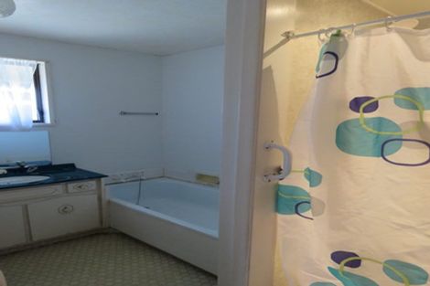 Photo of property in 2/110a Withells Road, Avonhead, Christchurch, 8042