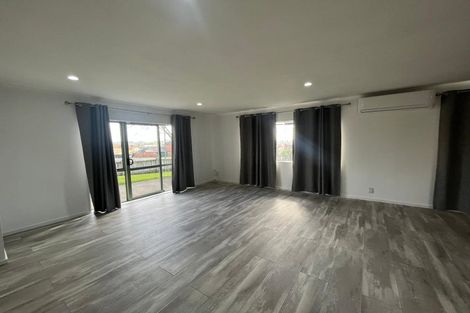 Photo of property in 2 Greenberry Drive, Ranui, Auckland, 0612