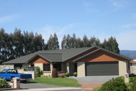 Photo of property in 32 Caulfield Place, Pukehangi, Rotorua, 3015