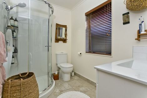 Photo of property in 53 Bluebird Crescent, Unsworth Heights, Auckland, 0632