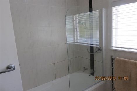 Photo of property in 22 Hepburn Road, Glendene, Auckland, 0602