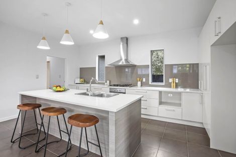 Photo of property in 108 Simpson Road, Henderson Valley, Auckland, 0614