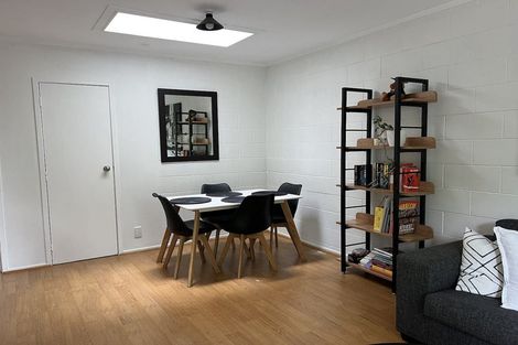 Photo of property in 2/106 Monarch Avenue, Hillcrest, Auckland, 0627