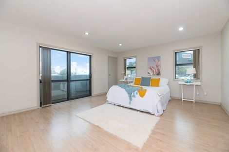 Photo of property in 45 Forrest Hill Road, Milford, Auckland, 0620