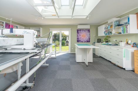 Photo of property in 450 Te Moana Road, Waikanae, 5036