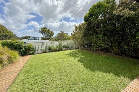 Photo of property in 16 Onetaunga Road, Chatswood, Auckland, 0626