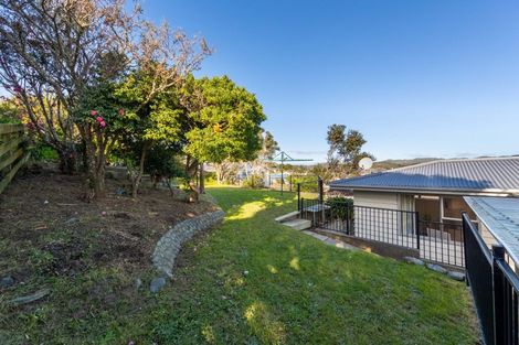 Photo of property in 26 Gloaming Hill, Titahi Bay, Porirua, 5022
