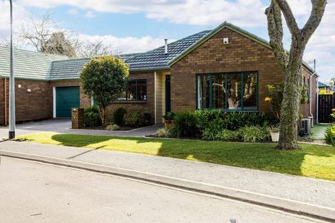 Photo of property in 4 Craiburn Street, Ranui, Auckland, 0612