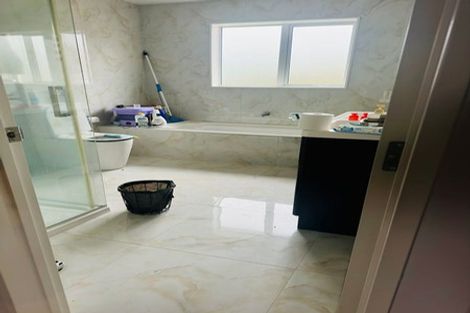 Photo of property in 56a Hutchinson Avenue, New Lynn, Auckland, 0600