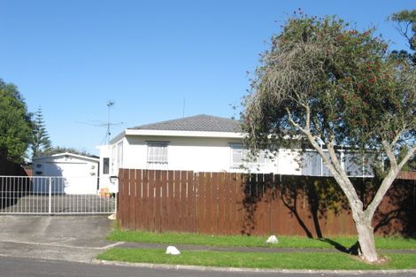 Photo of property in 15 Helms Place, Manurewa, Auckland, 2102