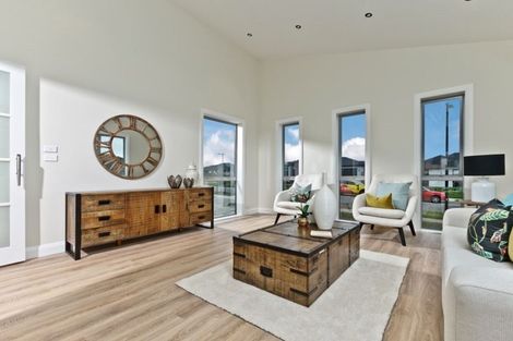 Photo of property in 17 Kuawa Drive, Kumeu, 0810