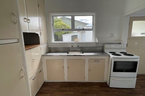 Photo of property in 1 Rangiora Street, Castlecliff, Whanganui, 4501