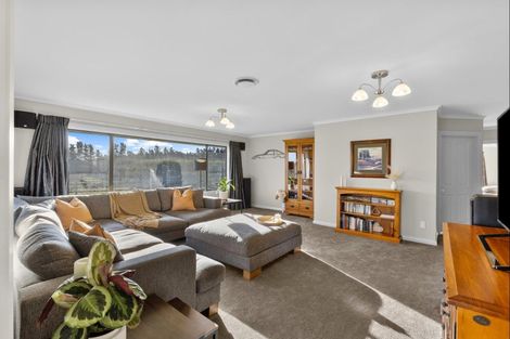 Photo of property in 44 Tutakarae Road, Kelvin Grove, Palmerston North, 4470