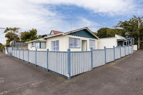 Photo of property in 45 Cutfield Road, New Plymouth, 4310