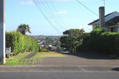 Photo of property in 110 Pupuke Road, Hillcrest, Auckland, 0627
