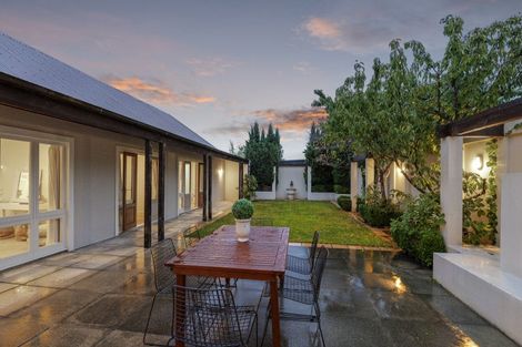 Photo of property in 2/11 Memorial Avenue, Ilam, Christchurch, 8053