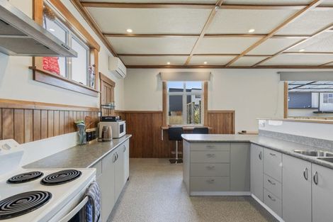 Photo of property in 7b French Street, Moturoa, New Plymouth, 4310