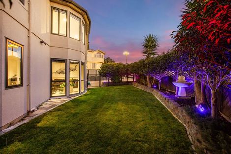 Photo of property in 8 Glengavel Grove, Papakowhai, Porirua, 5024