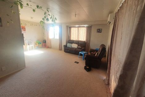 Photo of property in 11 Rogan Street, Mount Roskill, Auckland, 1041