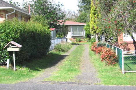 Photo of property in 16 Essex Street, Te Atatu South, Auckland, 0610