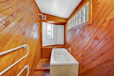 Photo of property in 22 Brown Street, Inglewood, 4330