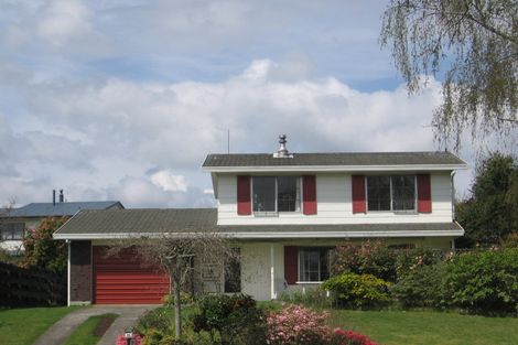 Photo of property in 35 Waitawa Place, Lynmore, Rotorua, 3010