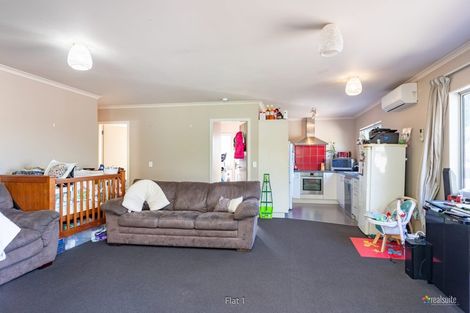 Photo of property in 6c Pokaka Street, Birchville, Upper Hutt, 5018
