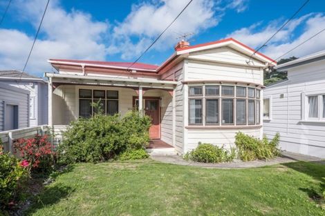 Photo of property in 104 Kilbirnie Crescent, Kilbirnie, Wellington, 6022