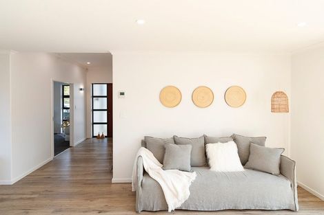 Photo of property in 46 Kitemaunga Avenue, One Tree Point, 0118