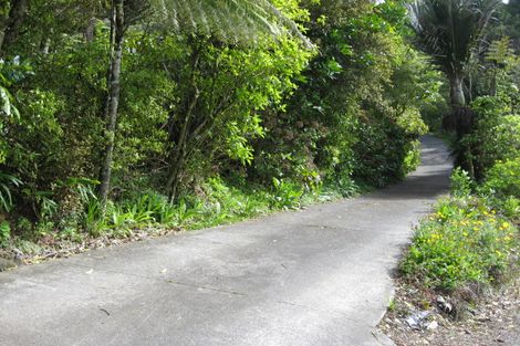 Photo of property in 907 West Coast Road, Waiatarua, Auckland, 0604