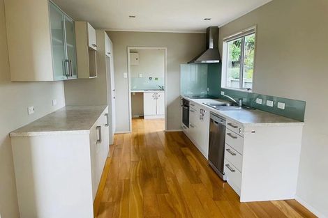 Photo of property in 23 Trias Road, Totara Vale, Auckland, 0629
