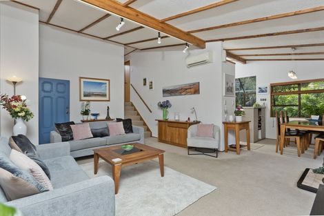 Photo of property in 1/51 Roberts Road, Glenfield, Auckland, 0629