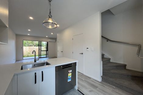 Photo of property in 7/241 Don Buck Road, Massey, Auckland, 0614