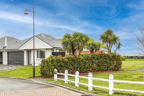 Photo of property in 6 Date Crescent, Aidanfield, Christchurch, 8025