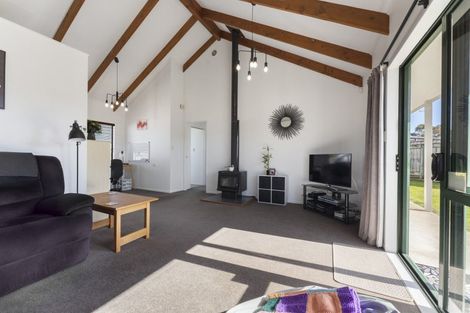 Photo of property in 109 Hillcrest Drive, Kelvin Grove, Palmerston North, 4414