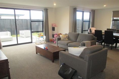 Photo of property in 28 Chatsworth Avenue, Rangiora, 7400