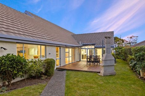 Photo of property in 5 Maygrove Drive, Orewa, 0931