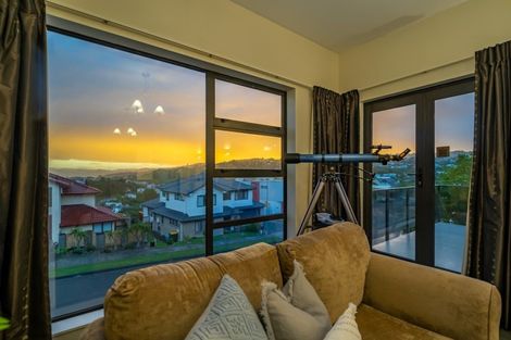 Photo of property in 93 Cedar Street, Maungaraki, Lower Hutt, 5010