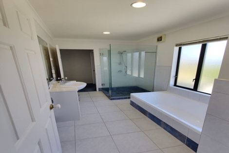 Photo of property in 8 Hattaway Avenue, Bucklands Beach, Auckland, 2012