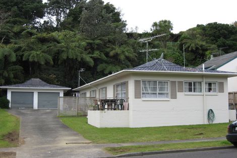 Photo of property in 1/17 Ambury Place, Merrilands, New Plymouth, 4312