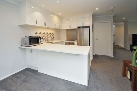 Photo of property in 2/13 Crosher Place, Silverdale, Hamilton, 3216