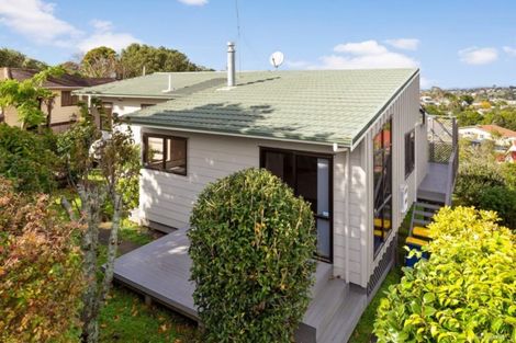 Photo of property in 51 Hobsonville Road, West Harbour, Auckland, 0618