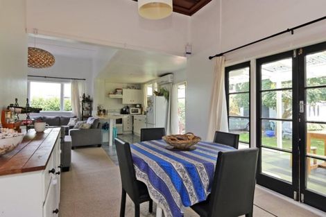 Photo of property in 1018 Railway Road South, Longlands, Hastings, 4120