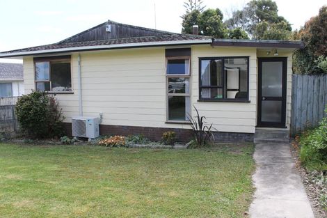 Photo of property in 5 Waari Avenue, Sunnyvale, Auckland, 0612