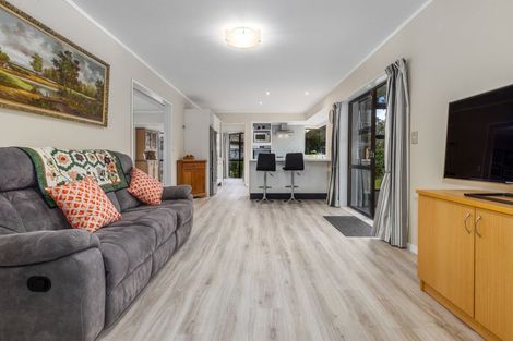 Photo of property in 22 Pinewood Grove, Paraparaumu Beach, Paraparaumu, 5032