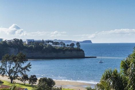 Photo of property in 18 Beechwood Road, Rothesay Bay, Auckland, 0630