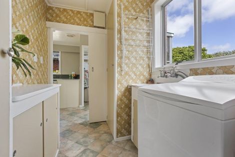 Photo of property in 9 Severn Place, Spotswood, New Plymouth, 4310