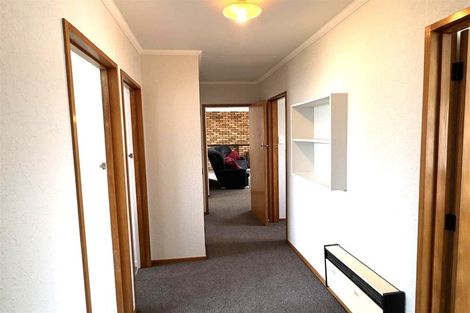 Photo of property in 4 Mokau Place, Terrace End, Palmerston North, 4410