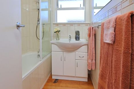 Photo of property in 3 Tracey Terrace, Te Atatu South, Auckland, 0602